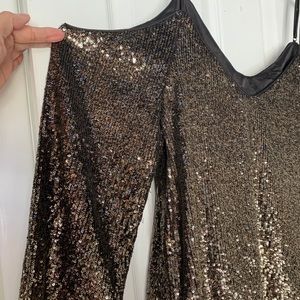 Bardot cold shoulder top med NWT